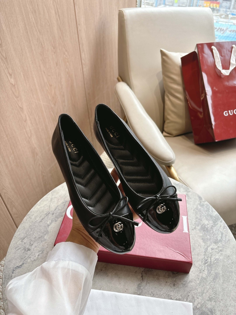 Gvc*1 flat shoes